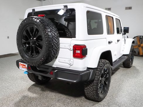Used 2023 Jeep Wrangler Unlimited Sahara w/ Cold Weather Group AWD/4WD image 8