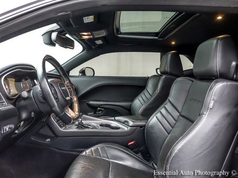 Used 2016 Dodge Challenger SRT Hellcat RWD image 12