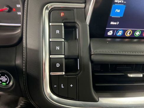 Used 2021 Chevrolet Tahoe Z71 w/ Luxury Package image 17