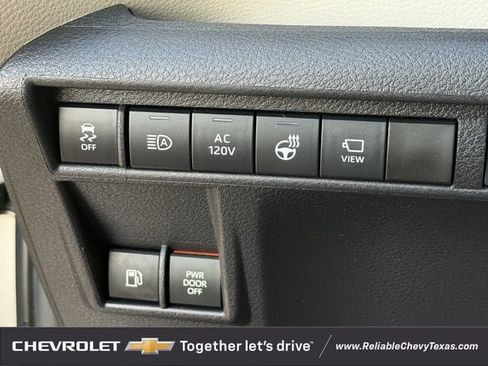 Used 2025 Toyota Sienna Platinum AWD/4WD image 25