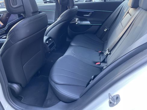 Certified 2025 Mercedes-Benz E 350 E 350 4MATIC Sedan image 41