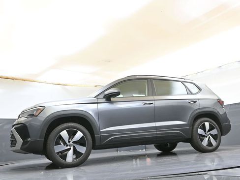 Used 2025 Volkswagen Taos S AWD/4WD image 36