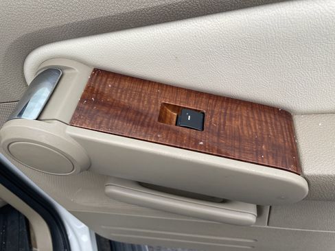 Used 2010 Ford Explorer Eddie Bauer image 19