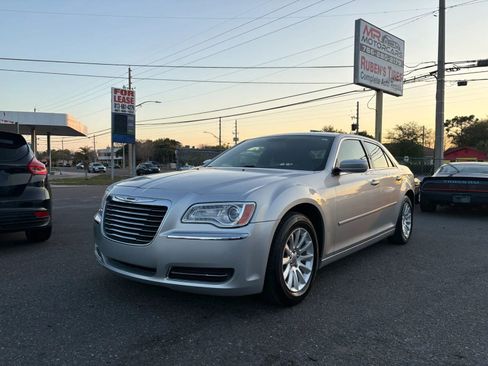 Used 2012 Chrysler 300 image 1