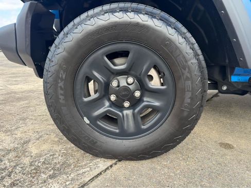 Used 2025 Jeep Wrangler Sport image 9