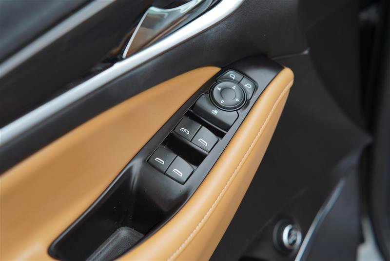 Used 2020 Buick Enclave Essence FWD image 39