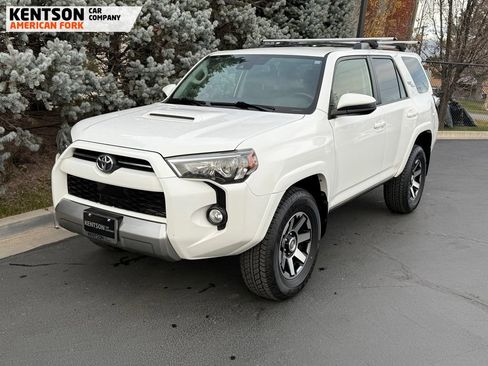 Used 2020 Toyota 4Runner TRD Off-Road image 3