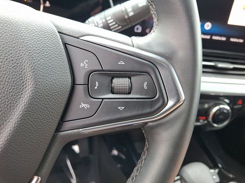 Used 2024 Chevrolet Trax LT w/ Driver Confidence Package FWD image 21