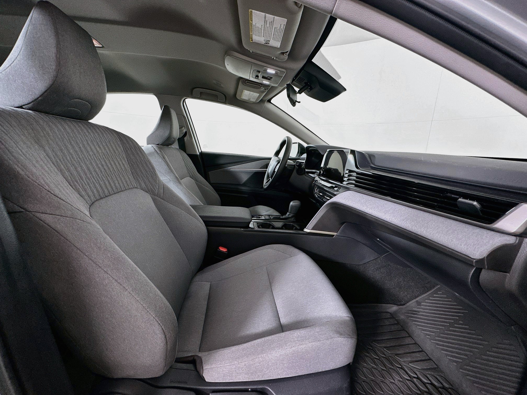 Used 2025 Toyota Camry LE FWD image 29