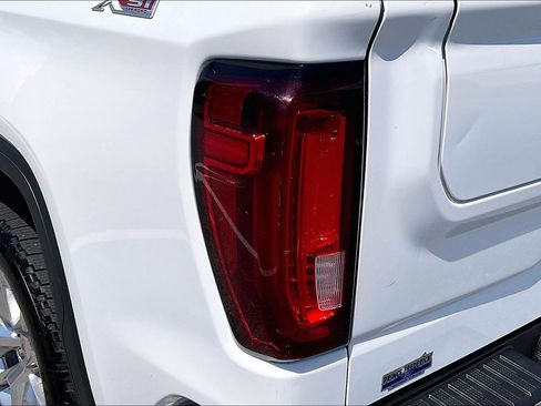 Used 2021 GMC Sierra 1500 SLT w/ SLT Premium Plus Package AWD/4WD image 28