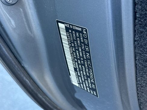 Used 2001 Porsche 911 Carrera 4 image 25