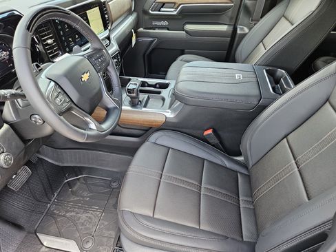 New 2026 Chevrolet Silverado 1500 High Country AWD/4WD image 9