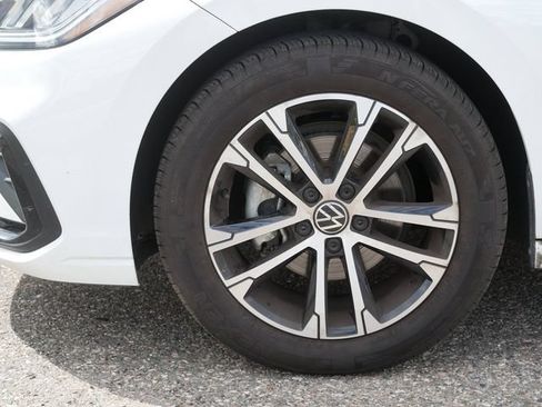Certified 2025 Volkswagen Jetta Sport FWD image 10