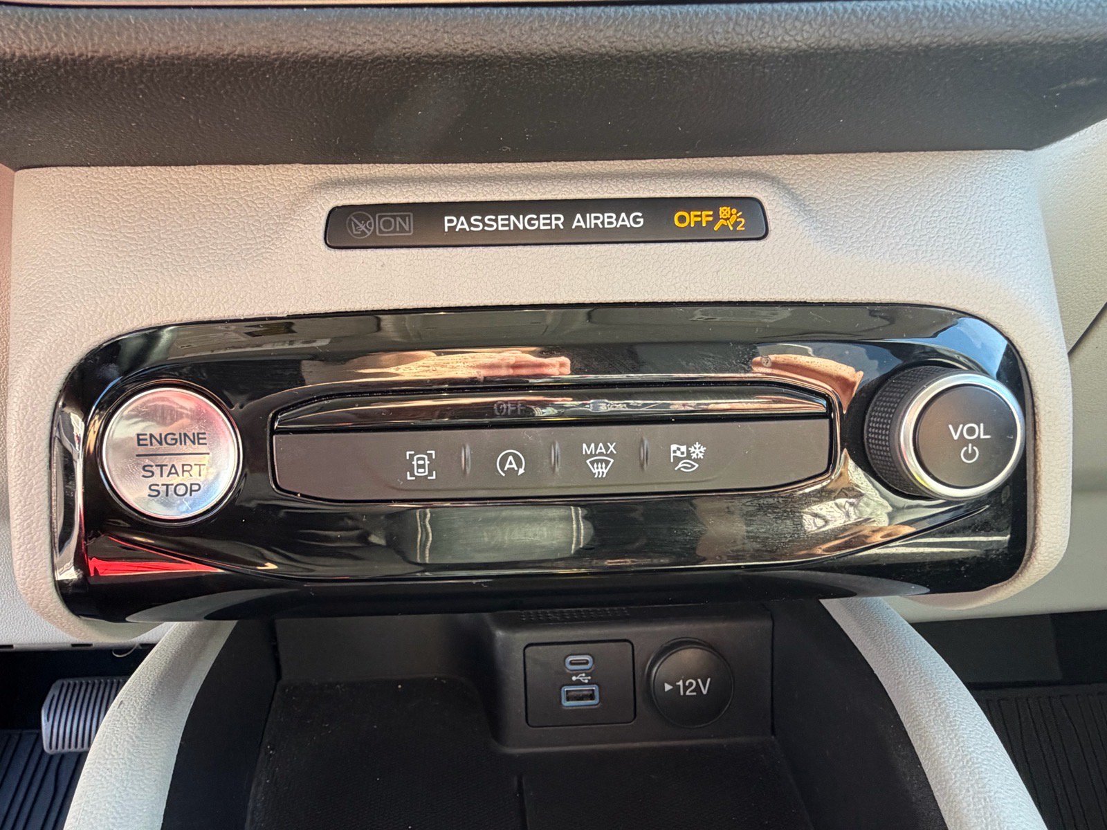 Used 2023 Ford Escape Active w/ Tech Pack #1 FWD image 33