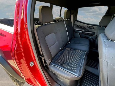 Used 2024 Chevrolet Colorado Trail Boss w/ Technology Package AWD/4WD image 28
