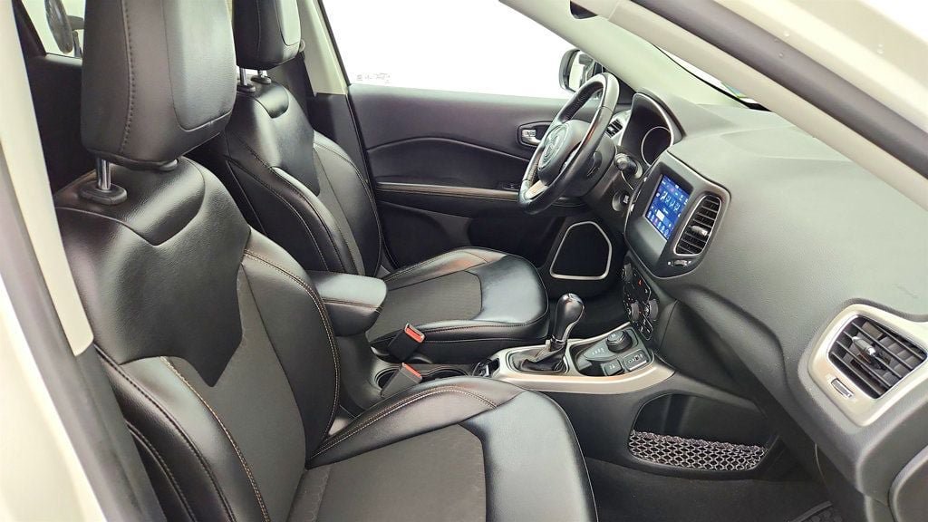 Used 2020 Jeep Compass Latitude w/ Popular Equipment Group AWD/4WD image 24