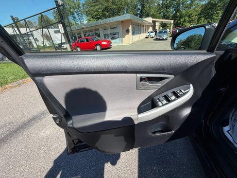 Used 2013 Toyota Prius Two FWD image 11
