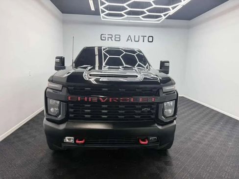 Used 2020 Chevrolet Silverado 2500 Custom w/ Custom Convenience Package AWD/4WD image 2