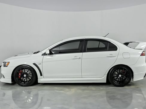 Used 2014 Mitsubishi Lancer Evolution GSR image 8