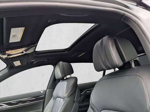 Used 2019 BMW 740i 740i w/ M Sport Package image 17