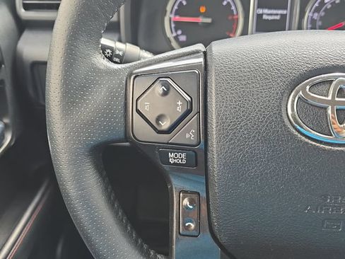 Used 2020 Toyota 4Runner TRD Off-Road AWD/4WD image 17