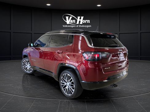 Used 2022 Jeep Compass Limited w/ Elite Group AWD/4WD image 5