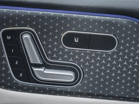 Certified 2025 Mercedes-Benz GLB 250 4MATIC image 39