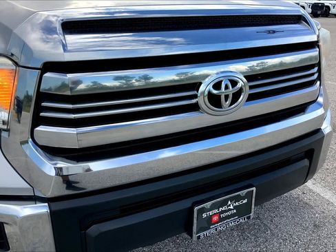 Used 2016 Toyota Tundra SR5 w/ SR5 Upgrade Package image 27