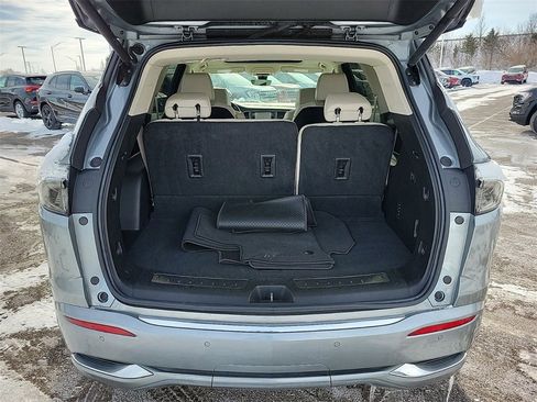 Used 2024 Buick Enclave Avenir w/ Avenir Technology Package image 7