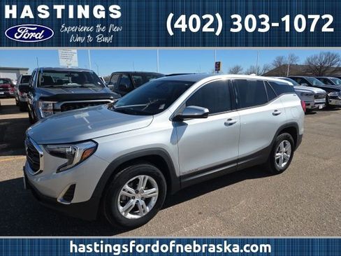 Used 2018 GMC Terrain SLE image 1