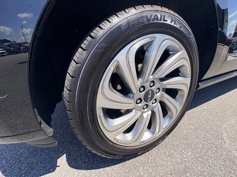 Used 2024 Lincoln Navigator Reserve AWD/4WD image 13