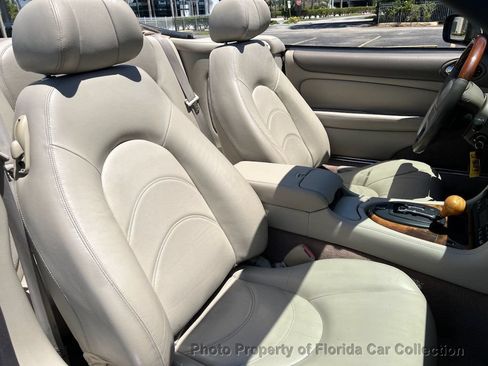 Used 2001 Jaguar XKR Convertible RWD image 12