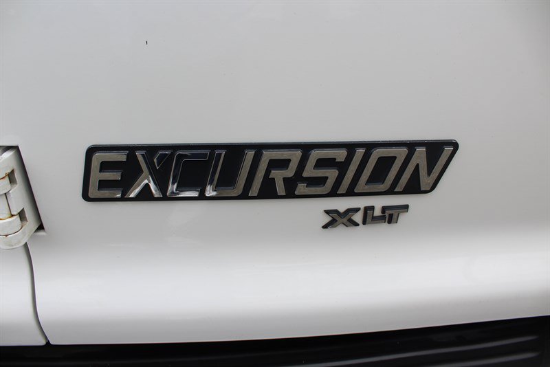 Used 2005 Ford Excursion XLT AWD/4WD image 41