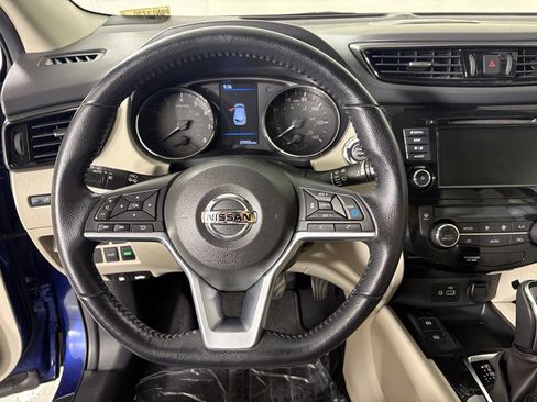 Used 2022 Nissan Rogue Sport SL w/ Premium Package FWD image 24