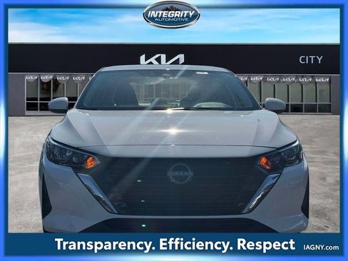Used 2024 Nissan Sentra SV FWD image 2