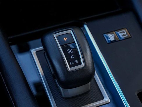 Used 2024 Mitsubishi Outlander SE image 17