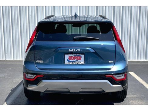 Used 2023 Kia Niro SX Touring FWD image 4
