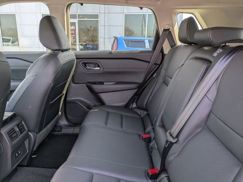 Certified 2025 Nissan Rogue SV w/ SV Premium Package image 27