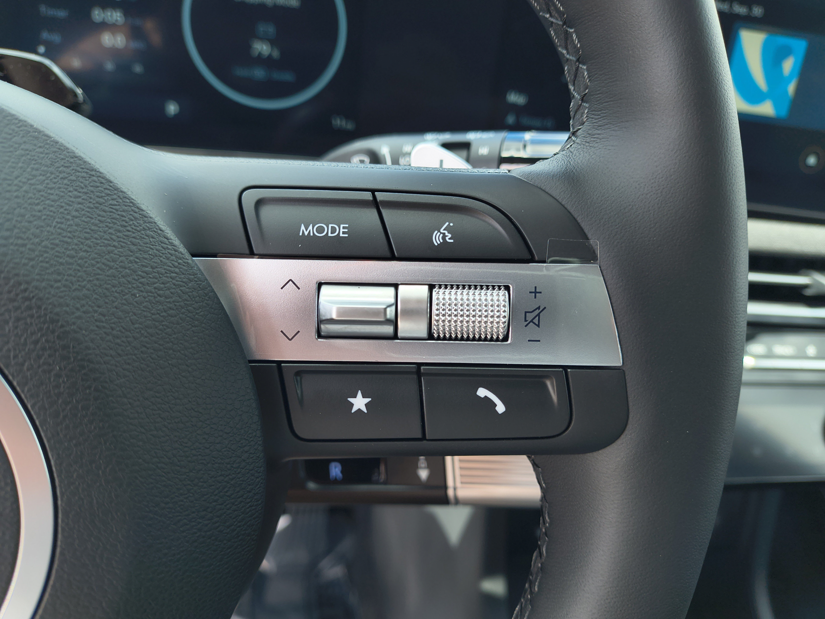 New 2026 Hyundai Tucson Limited FWD image 32