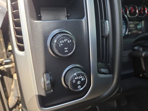 Used 2017 GMC Sierra 1500 SLT w/ SLT Premium Package AWD/4WD image 11
