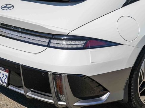 Used 2025 Hyundai Ioniq 6 SEL image 12