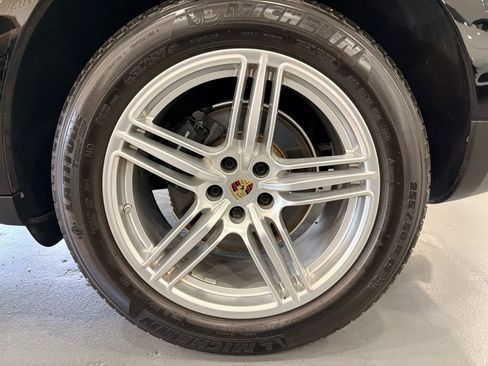 Used 2018 Porsche Macan Sport Edition image 42