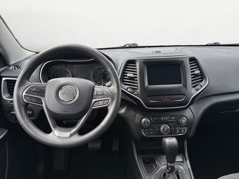 Used 2020 Jeep Cherokee Latitude FWD image 10
