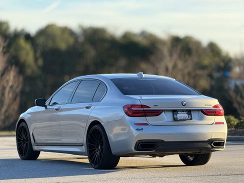 Used 2019 BMW 750i xDrive w/ Executive Package image 9