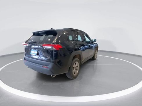 Used 2025 Toyota RAV4 XLE AWD/4WD image 8
