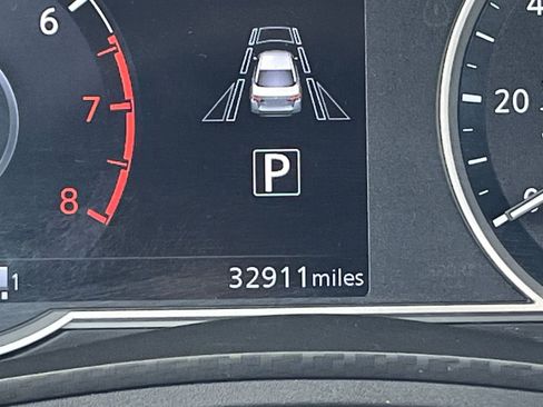 Used 2025 Nissan Versa SV image 41