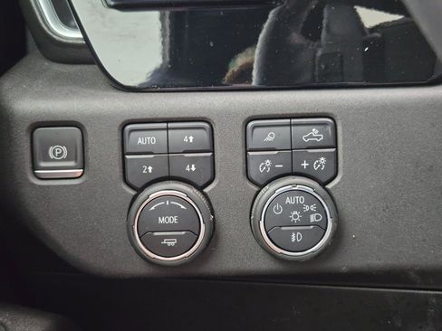 Certified 2022 Chevrolet Silverado 1500 High Country w/ High Country Premium Package image 25