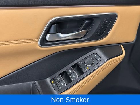 Used 2023 Nissan Rogue Platinum w/ Platinum Premium Package image 12