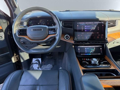 Used 2022 Jeep Grand Wagoneer Series II image 6