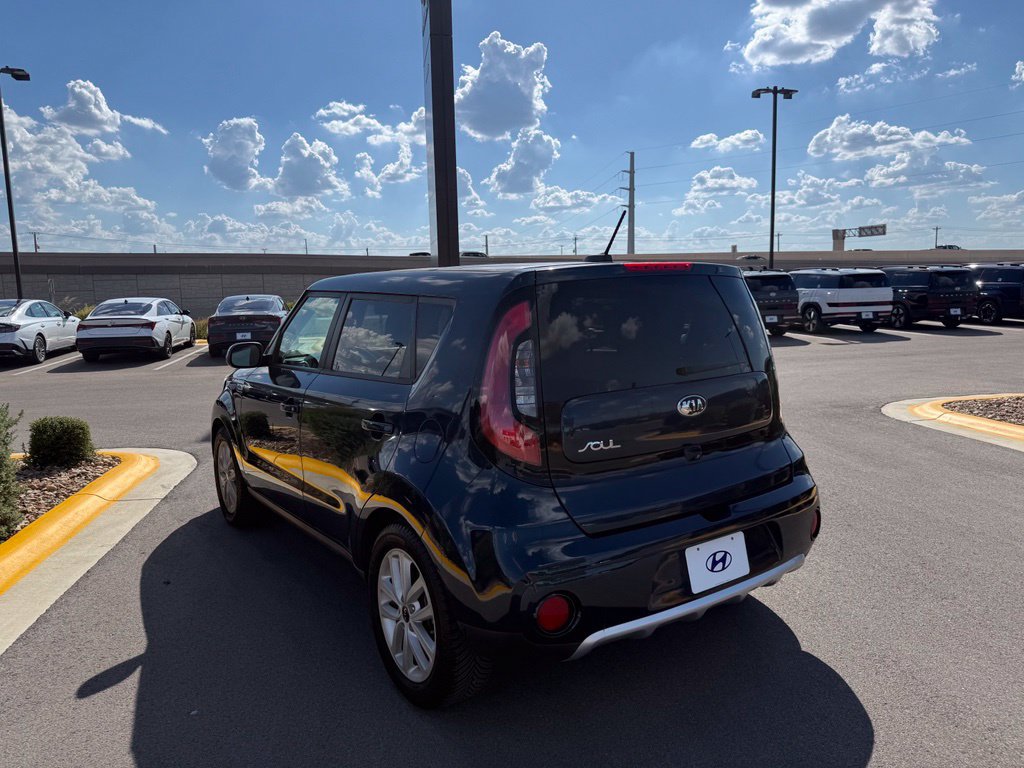 Used 2018 Kia Soul + FWD image 7